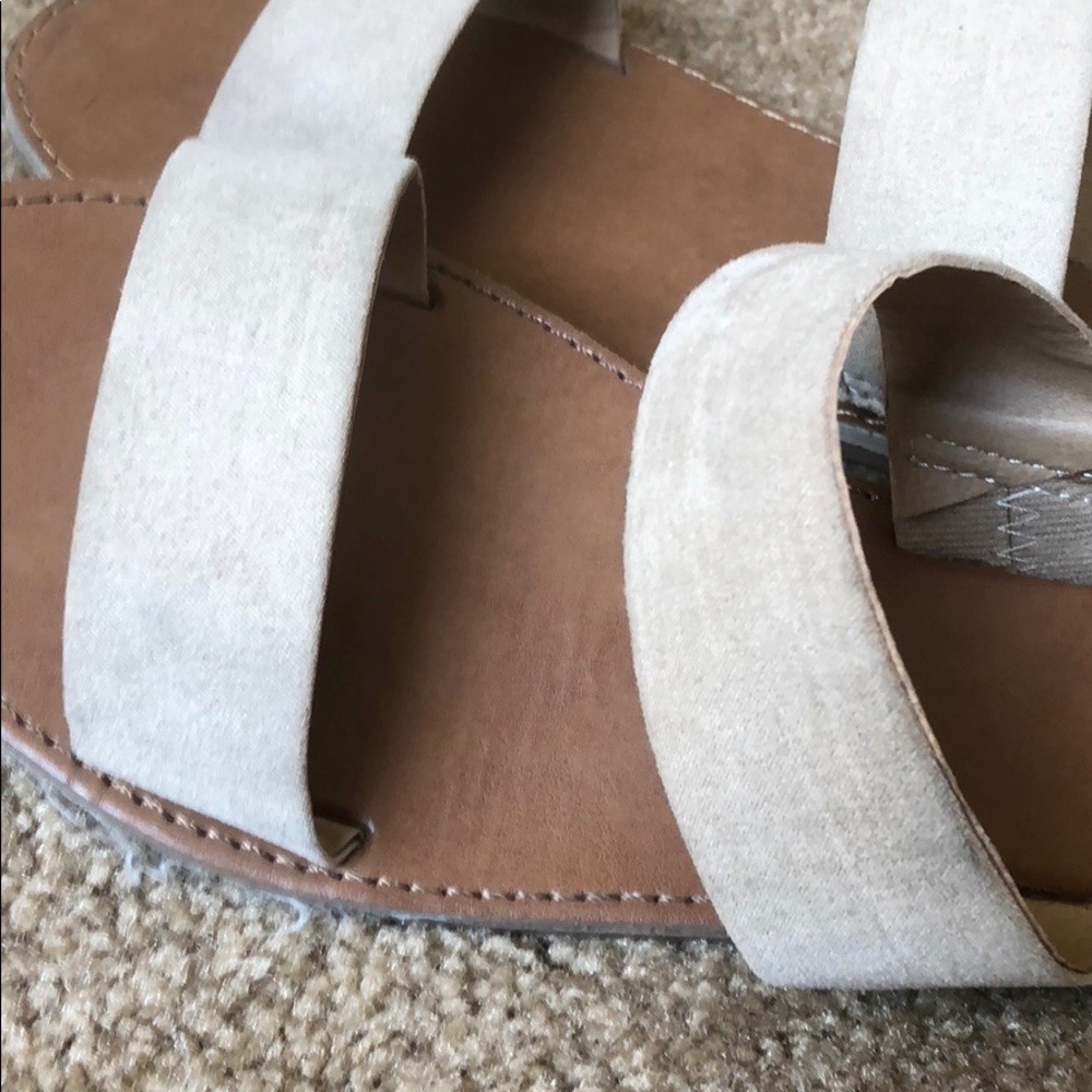 Sandals - Picture 2 of 3